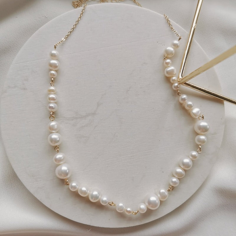 V | Emberly Pearl Necklace