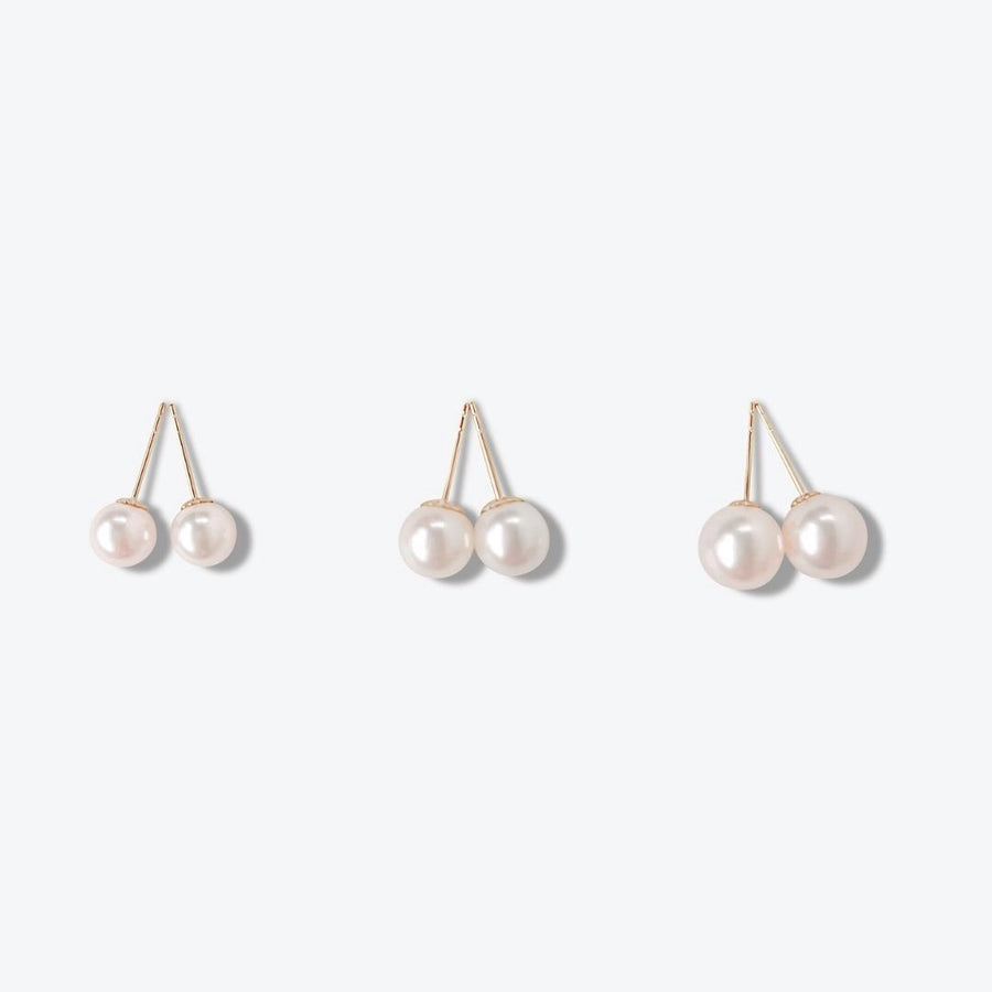 Essentials | Ava Pearl Ear Studs (18k Gold)