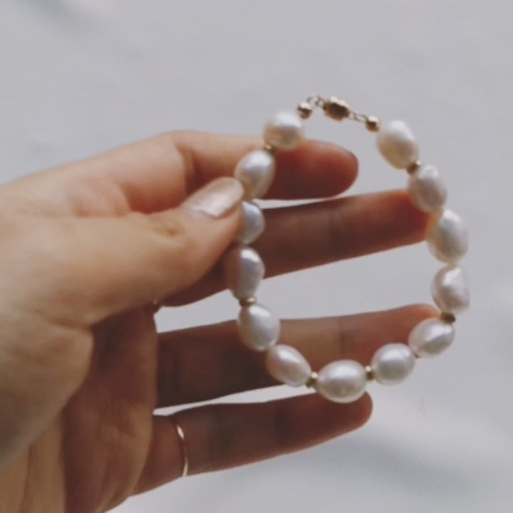 Limitless | Etta Large Pearl Bracelet